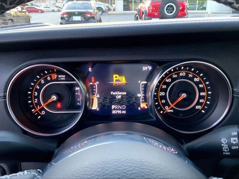 Used 2022 Jeep Wrangler Unlimited Sahara w/ LED Lighting Group AWD/4WD image 25