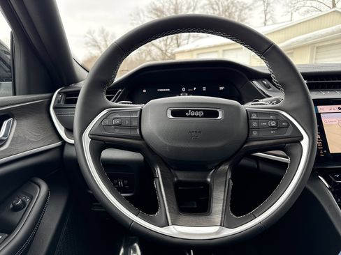 New 2026 Jeep Grand Cherokee Altitude AWD/4WD image 27