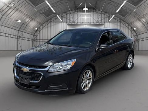 Used 2015 Chevrolet Malibu LT w/ Power Convenience Package FWD image 2