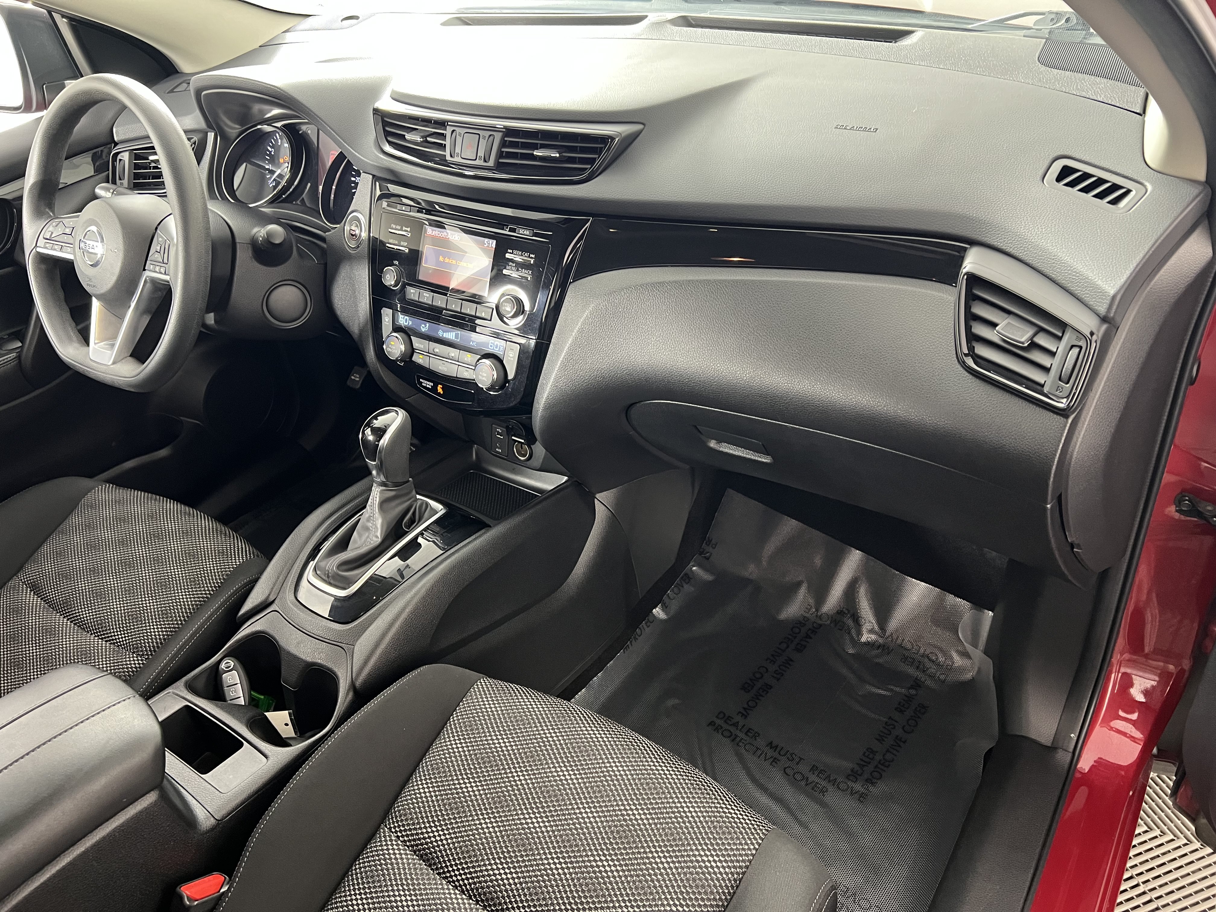Used 2018 Nissan Rogue Sport SV AWD/4WD image 25