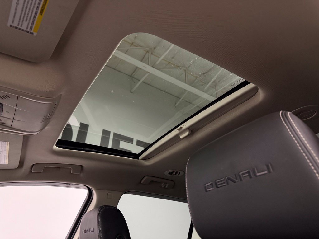 Used 2021 GMC Acadia Denali AWD/4WD image 15
