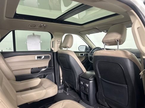 Used 2020 Ford Explorer XLT w/ Equipment Group 202A image 16