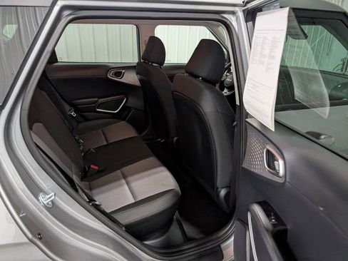 Used 2025 Kia Soul LX image 23