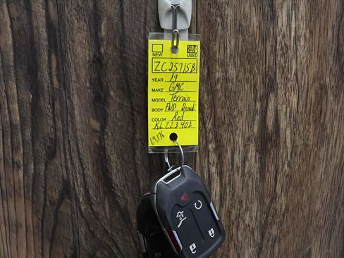 Used 2019 GMC Terrain Denali w/ Comfort Package FWD image 39