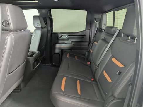 Used 2023 GMC Sierra 1500 AT4 w/ AT4 Preferred Package AWD/4WD image 16