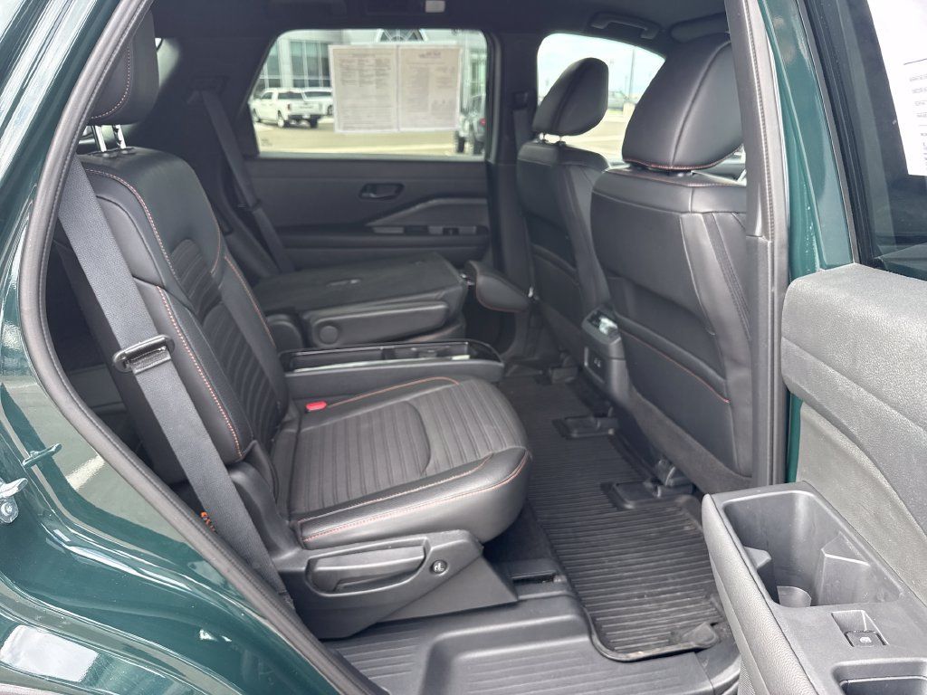 Used 2025 Nissan Pathfinder Rock Creek AWD/4WD image 28