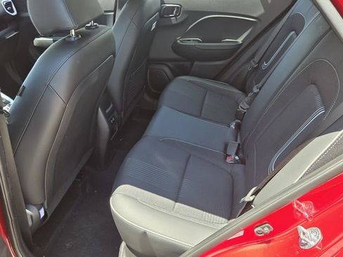 Certified 2025 Hyundai Venue Limited FWD image 11