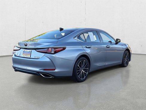 Used 2023 Lexus ES 350 w/ Premium Package image 5