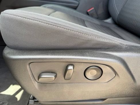 Used 2025 Chevrolet Tahoe LS RWD image 13