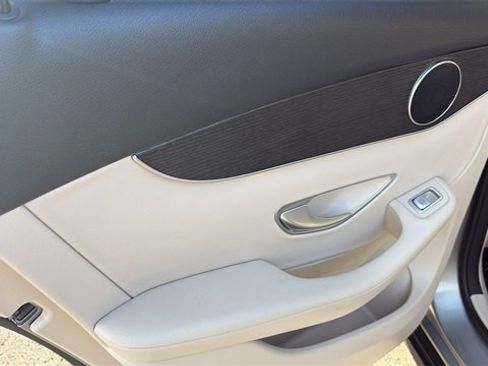 Used 2022 Mercedes-Benz GLC 300 image 25