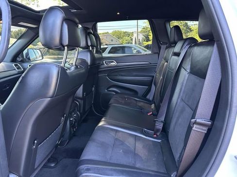 Used 2022 Jeep Grand Cherokee Laredo X AWD/4WD image 7