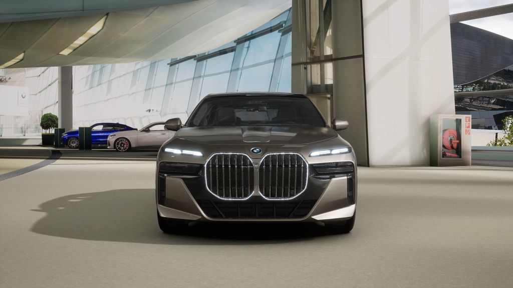 Used 2026 BMW 750e xDrive w/ Executive Package AWD/4WD image 30