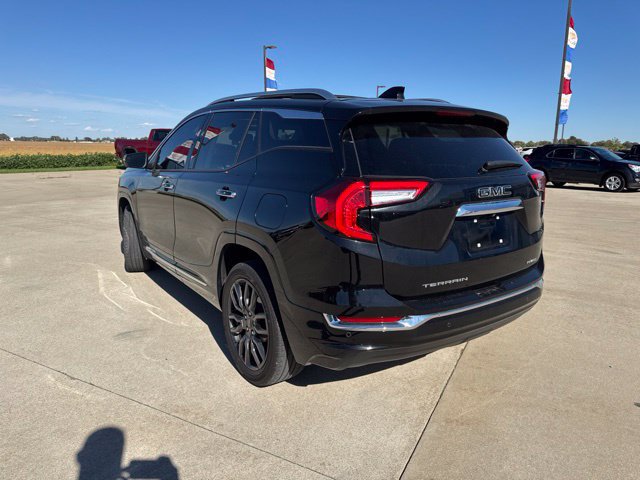 Used 2024 GMC Terrain Denali w/ Black Diamond Edition AWD/4WD image 10