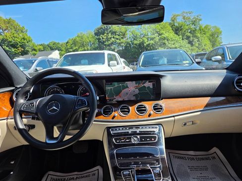 Used 2017 Mercedes-Benz E 300 4MATIC image 27