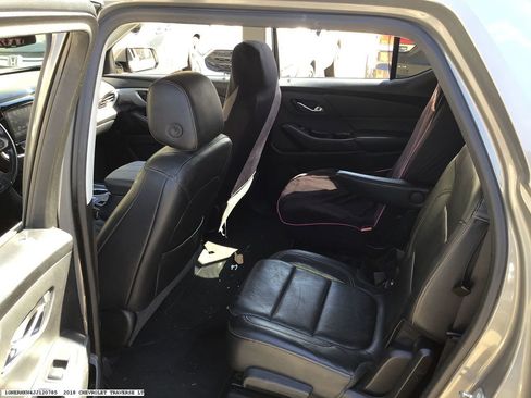 Used 2018 Chevrolet Traverse LT image 14