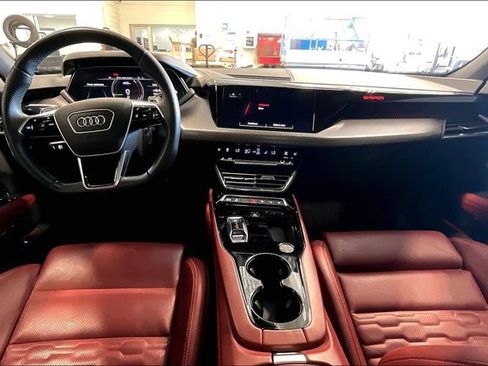 Used 2022 Audi e-tron GT Prestige w/ Prestige Package AWD/4WD image 15