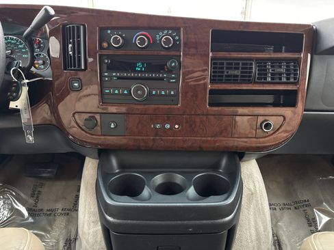 Used 2012 Chevrolet Express 1500 RWD image 25