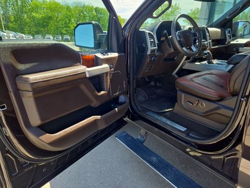 Used 2019 Ford F150 King Ranch w/ Equipment Group 601A Luxury AWD/4WD image 42