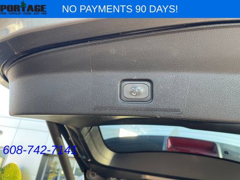 Used 2017 Ford Explorer XLT w/ Equipment Group 202A AWD/4WD image 6