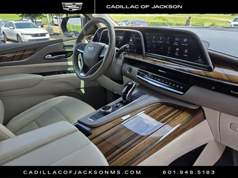 Used 2022 Cadillac Escalade Sport Platinum AWD/4WD image 23