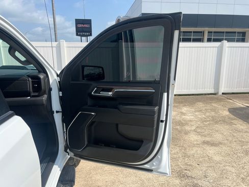 Used 2024 Chevrolet Silverado 1500 LT Trail Boss w/ Protection Package AWD/4WD image 10