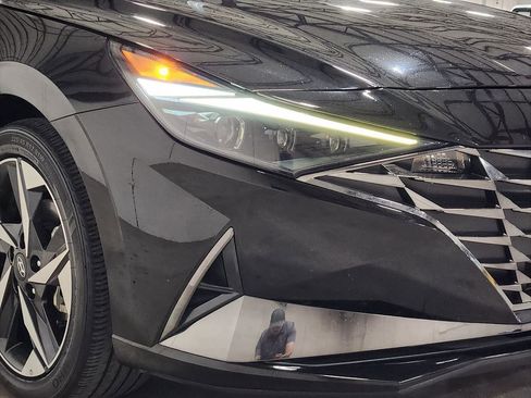 Used 2023 Hyundai Elantra Limited w/ Cargo Package image 13