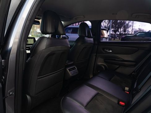 Used 2024 Nissan Ariya AWD image 21