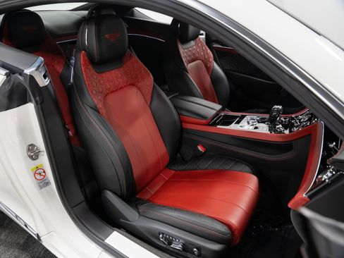 Used 2020 Bentley Continental GT V8 image 57