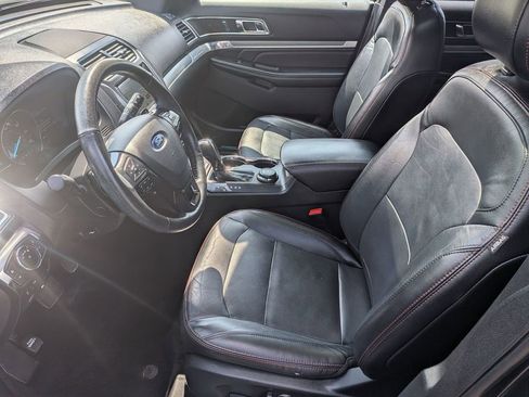 Used 2017 Ford Explorer Sport w/ Equipment Group 401A image 11