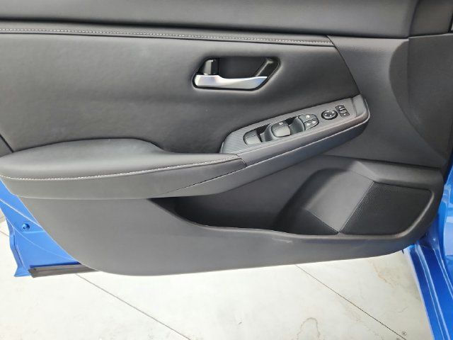Used 2025 Nissan Sentra SV FWD image 32