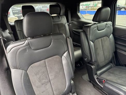 Used 2022 Jeep Grand Cherokee L Altitude image 23