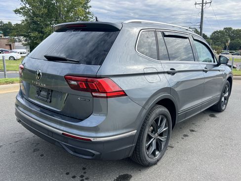 Used 2024 Volkswagen Tiguan SE AWD/4WD image 27