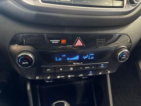 Used 2016 Hyundai Tucson Limited w/ Option Group 03 FWD image 25