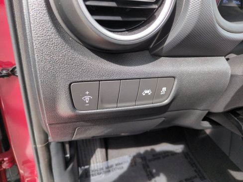 Used 2020 Hyundai Kona SE FWD image 16