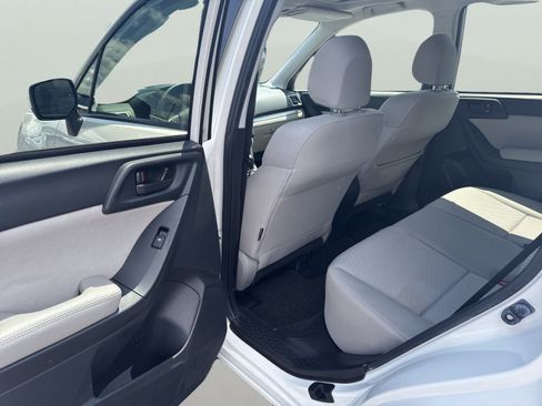 Used 2016 Subaru Forester 2.5i Premium w/ All-Weather Package AWD/4WD image 19