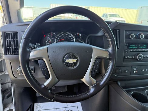 Used 2018 Chevrolet Express 2500 w/ Driver Convenience Package RWD image 15