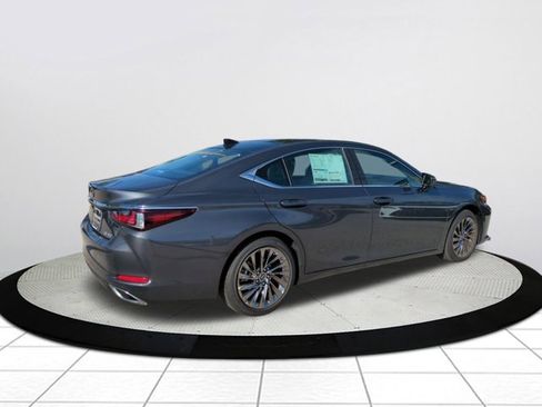 New 2025 Lexus ES 350 Ultra Luxury image 4