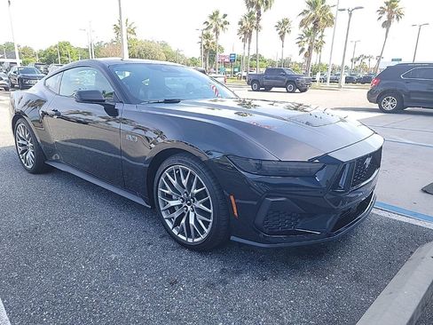Used 2025 Ford Mustang GT Premium image 3