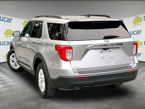 Used 2021 Ford Explorer XLT AWD/4WD image 2