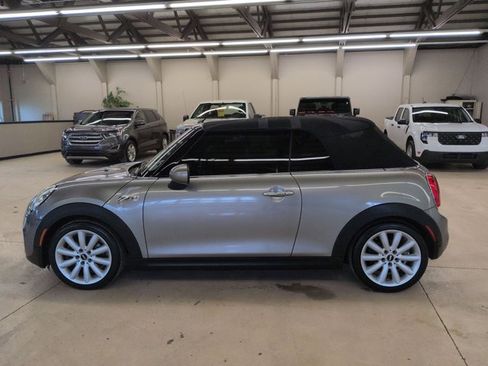 Used 2017 MINI Cooper S image 9