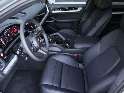 New 2026 Porsche Cayenne AWD/4WD image 17