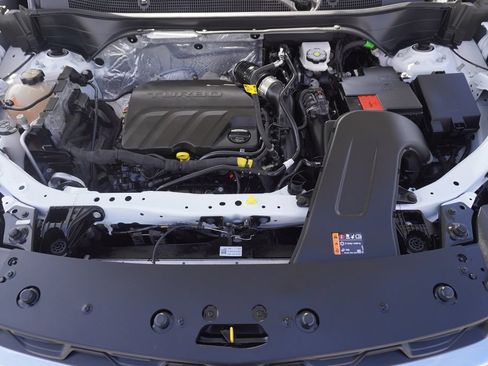 Used 2025 Chevrolet Trax LS FWD image 23