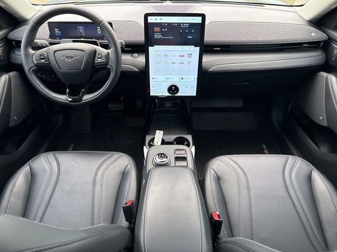 Used 2022 Ford Mustang Mach-E Premium image 24