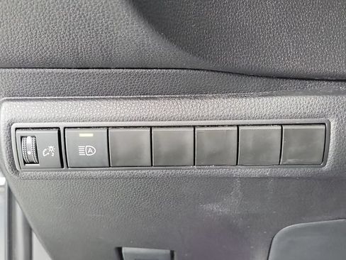 Used 2026 Toyota Corolla LE FWD image 31
