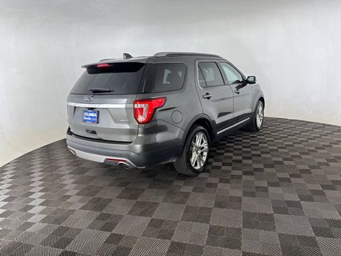 Used 2017 Ford Explorer XLT w/ Equipment Group 202A AWD/4WD image 5