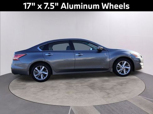 Used 2015 Nissan Altima 2.5 SV image 9