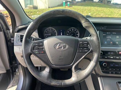 Used 2017 Hyundai Sonata Limited image 13