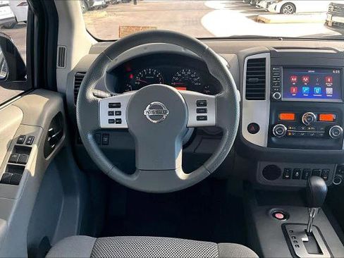 Certified 2021 Nissan Frontier SV w/ Midnight Edition Floor Mats image 6