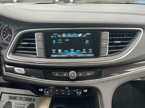 Used 2019 Buick Enclave Essence FWD image 17