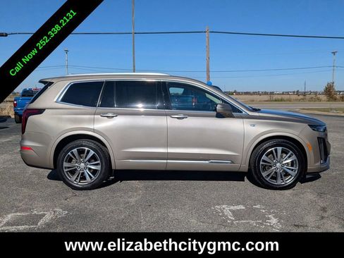 Used 2022 Cadillac XT6 Premium Luxury image 2